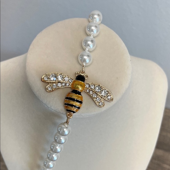 Piper K | Bumble Bee Necklace - Picture 1 of 7